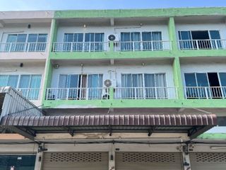 For sale 4 bedrooms retail Space in Chom Thong, Bangkok