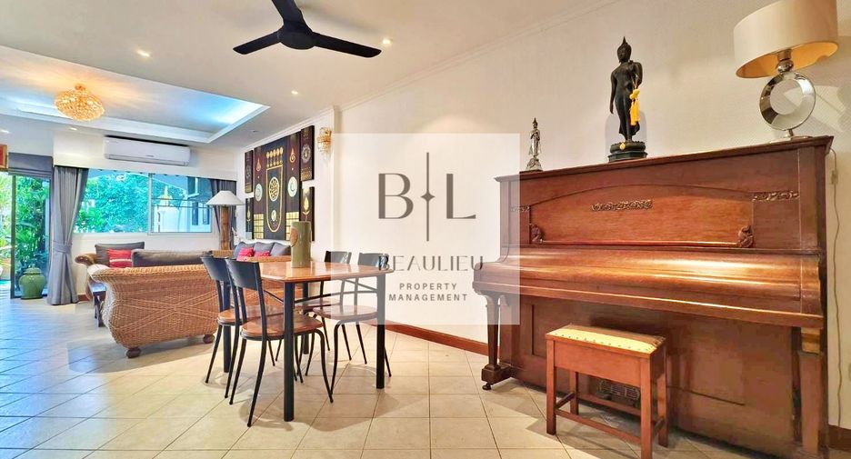 For sale 3 bedrooms townhouse in Bang Lamung, Chonburi