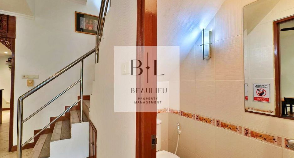 For sale 3 bedrooms townhouse in Bang Lamung, Chonburi