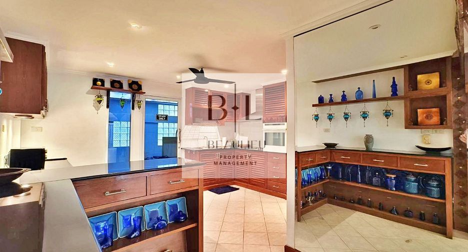 For sale 3 bedrooms townhouse in Bang Lamung, Chonburi