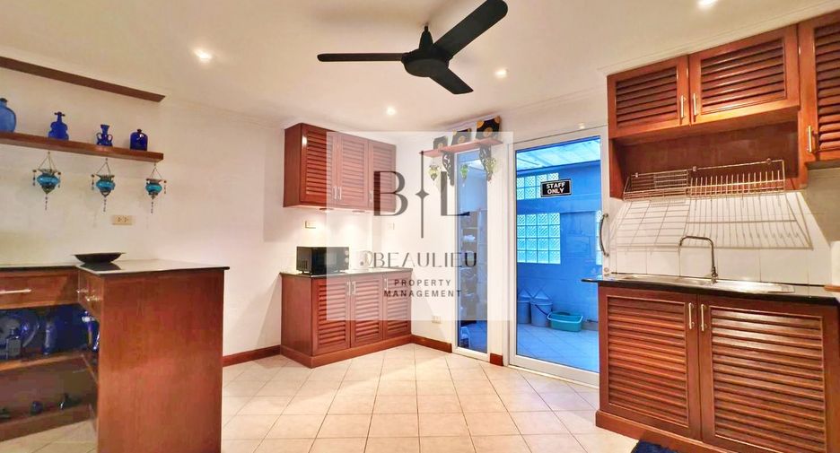 For sale 3 bedrooms townhouse in Bang Lamung, Chonburi