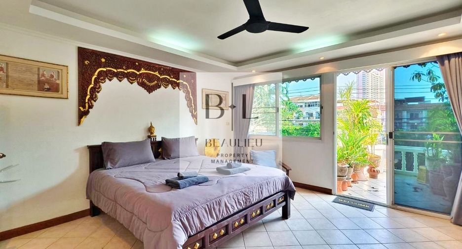 For sale 3 bedrooms townhouse in Bang Lamung, Chonburi