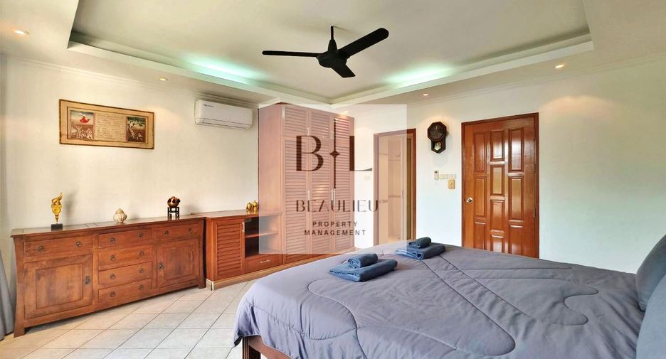For sale 3 bedrooms townhouse in Bang Lamung, Chonburi
