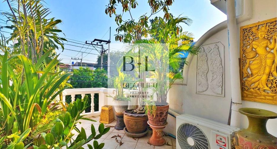 For sale 3 bedrooms townhouse in Bang Lamung, Chonburi