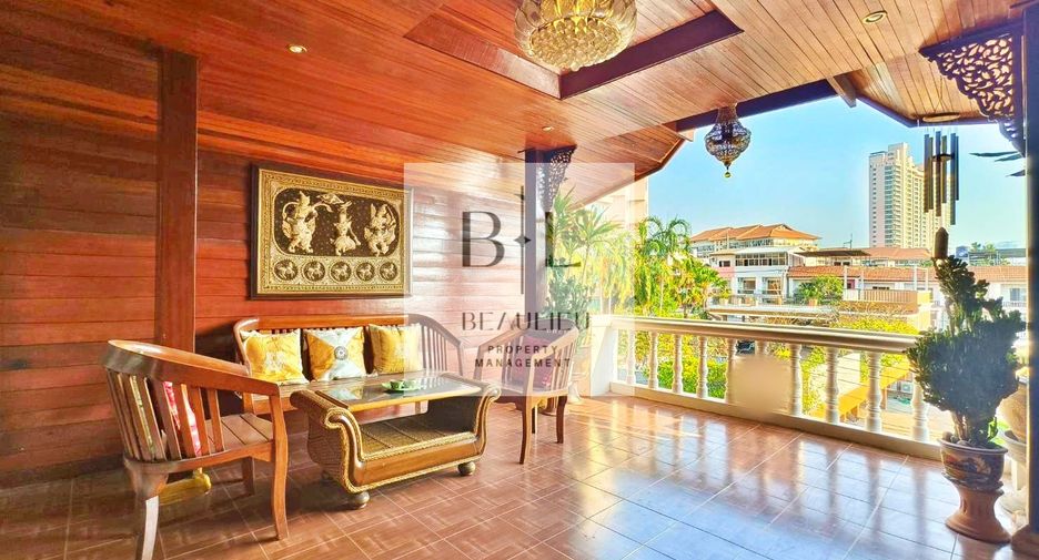 For sale 3 bedrooms townhouse in Bang Lamung, Chonburi
