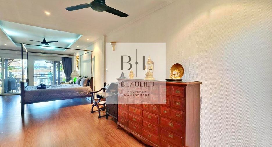 For sale 3 bedrooms townhouse in Bang Lamung, Chonburi