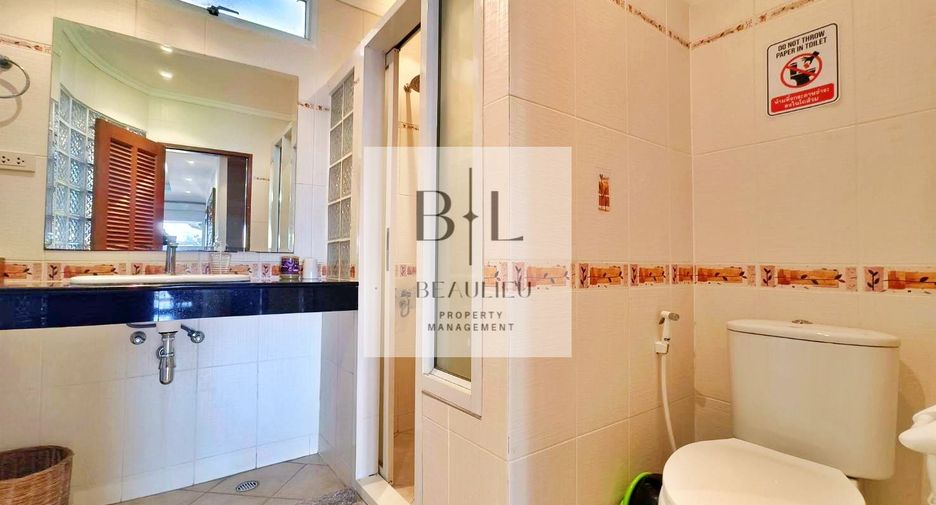 For sale 3 bedrooms townhouse in Bang Lamung, Chonburi