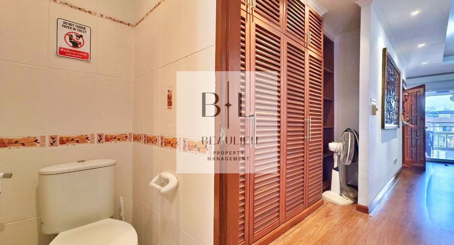 For sale 3 bedrooms townhouse in Bang Lamung, Chonburi