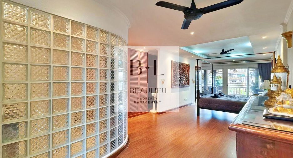 For sale 3 bedrooms townhouse in Bang Lamung, Chonburi
