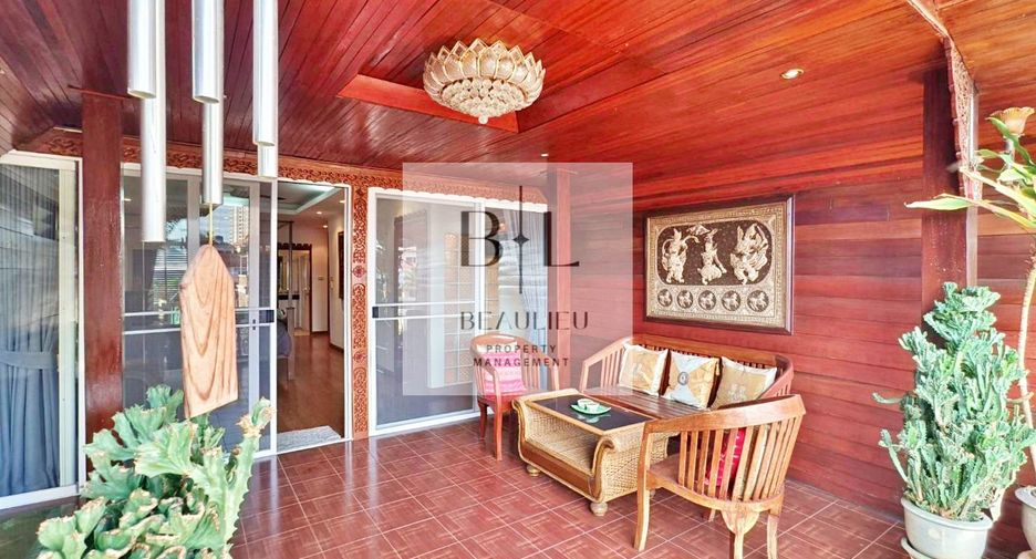 For sale 3 bedrooms townhouse in Bang Lamung, Chonburi