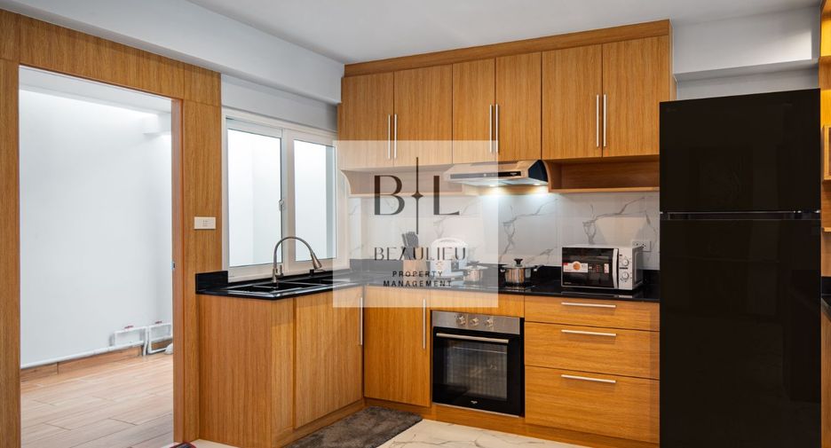 For sale 4 bedrooms house in Bang Lamung, Chonburi