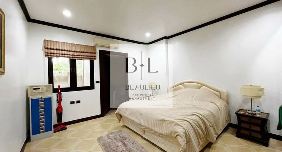 For sale 3 bedrooms house in Sattahip, Chonburi