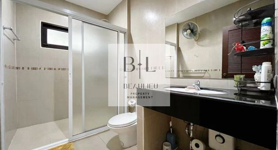 For sale 3 bedrooms house in Sattahip, Chonburi