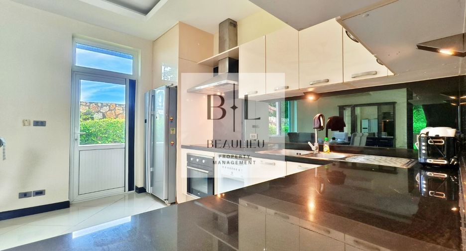 Casa en venta de 4 habitaciones en Bang Lamung, Chonburi