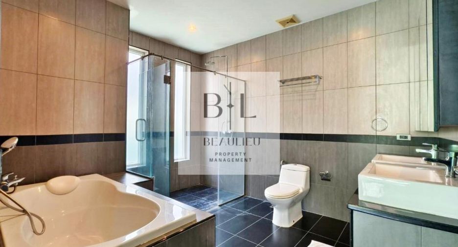 Casa en venta de 4 habitaciones en Bang Lamung, Chonburi