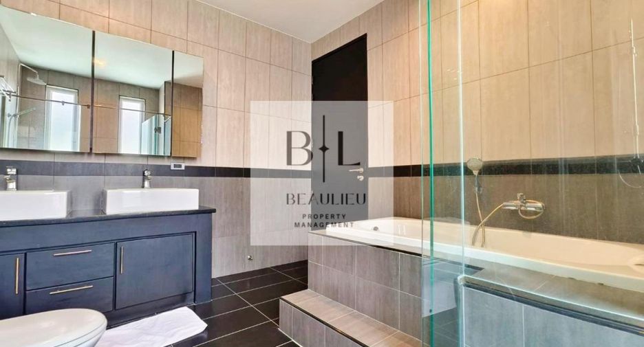 Casa en venta de 4 habitaciones en Bang Lamung, Chonburi