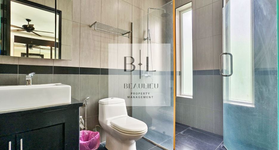 Casa en venta de 4 habitaciones en Bang Lamung, Chonburi