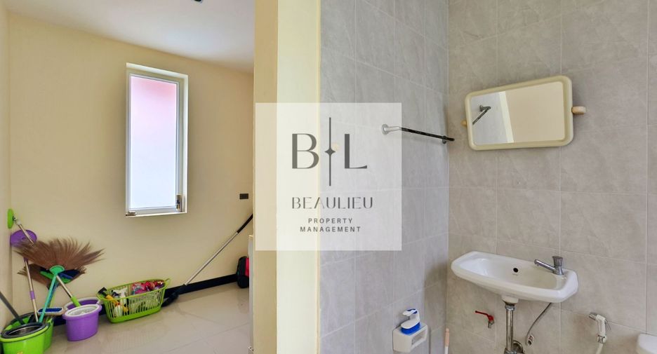 Casa en venta de 4 habitaciones en Bang Lamung, Chonburi