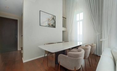 Condo en alquiler y en venta de 3 habitaciones en Khlong Toei, Bangkok