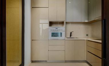 Condo en alquiler y en venta de 3 habitaciones en Khlong Toei, Bangkok