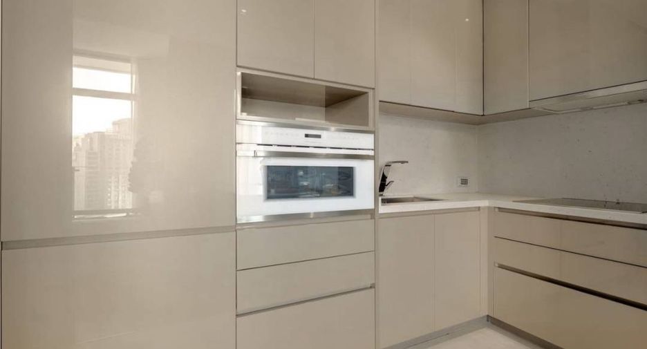 For rent and for sale 3 bedrooms condo in Khlong Toei, Bangkok