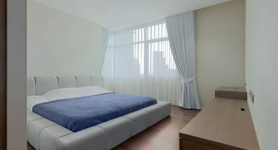 For rent and for sale 3 bedrooms condo in Khlong Toei, Bangkok