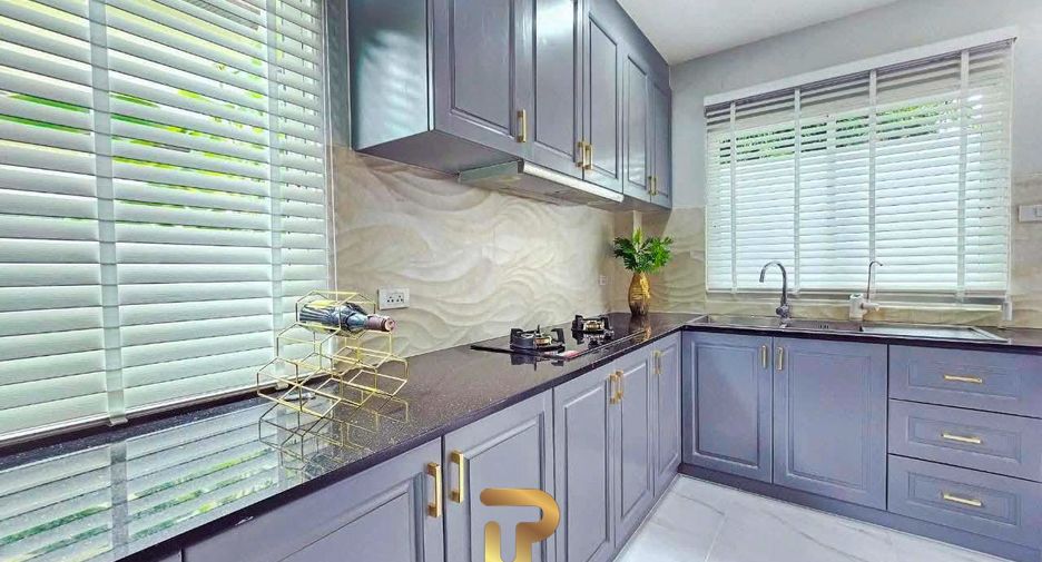 For sale 4 bedrooms villa in Bang Lamung, Chonburi