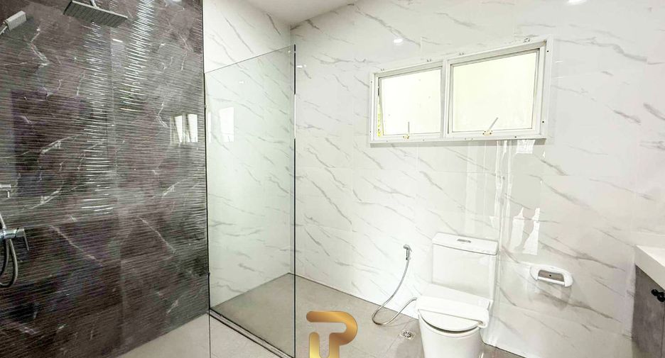 For sale 4 bedrooms villa in Bang Lamung, Chonburi
