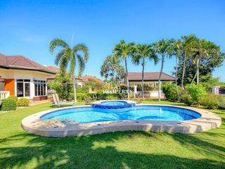 For sale 4 bedrooms villa in Hua Hin, Prachuap Khiri Khan