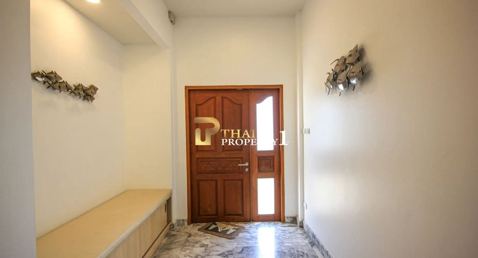 For sale 4 bedrooms villa in Hua Hin, Prachuap Khiri Khan