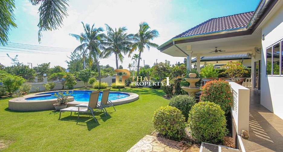 For sale 4 bedrooms villa in Hua Hin, Prachuap Khiri Khan