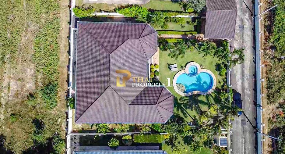For sale 4 bedrooms villa in Hua Hin, Prachuap Khiri Khan