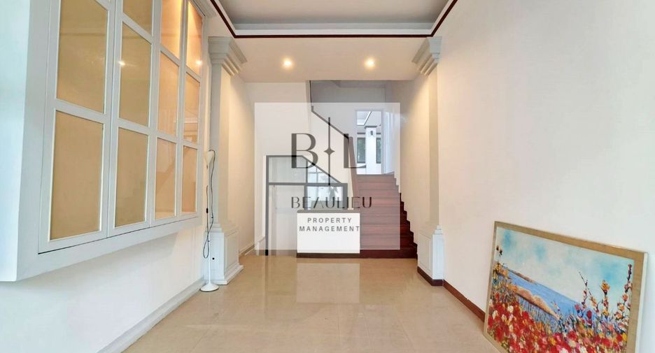 For sale 8 bedrooms townhouse in Bang Lamung, Chonburi