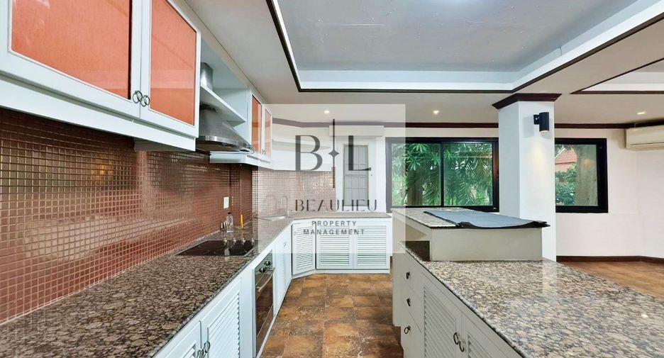 For sale 8 bedrooms townhouse in Bang Lamung, Chonburi