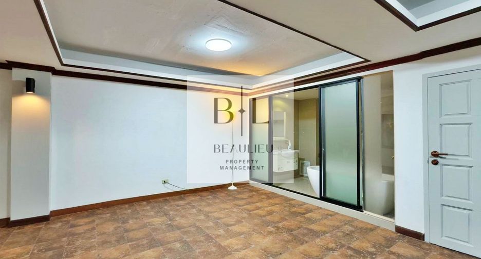 For sale 8 bedrooms townhouse in Bang Lamung, Chonburi