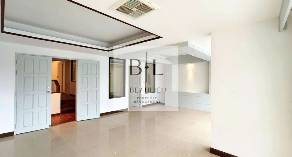For sale 8 bedrooms townhouse in Bang Lamung, Chonburi
