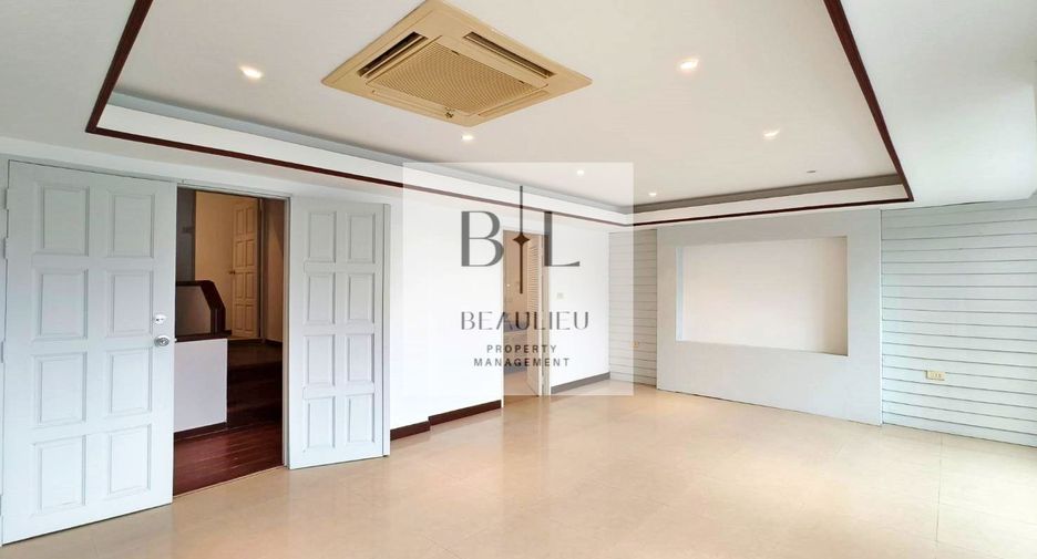 For sale 8 bedrooms townhouse in Bang Lamung, Chonburi