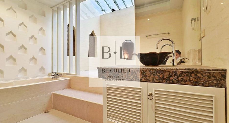 For sale 8 bedrooms townhouse in Bang Lamung, Chonburi