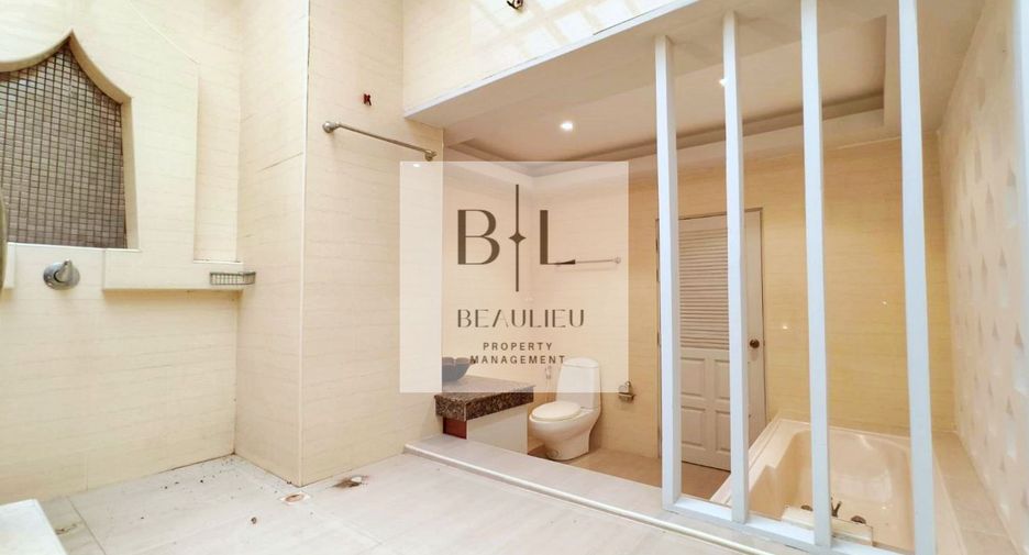 For sale 8 bedrooms townhouse in Bang Lamung, Chonburi