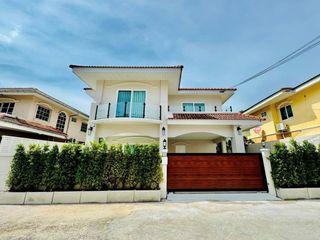 For sale 4 bedrooms house in Bang Lamung, Chonburi