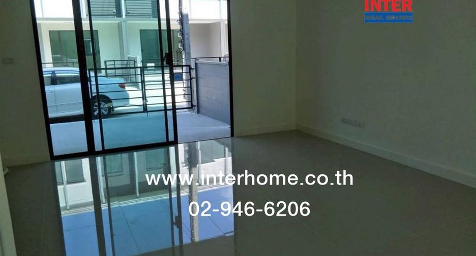 For sale 3 bedrooms townhouse in Mueang Nonthaburi, Nonthaburi