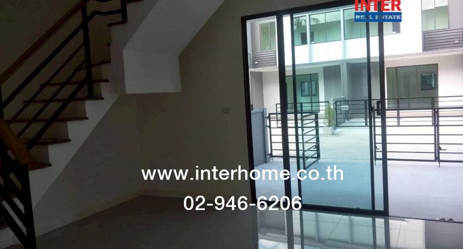 For sale 3 bedrooms townhouse in Mueang Nonthaburi, Nonthaburi