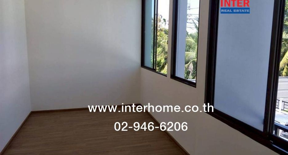 For sale 3 bedrooms townhouse in Mueang Nonthaburi, Nonthaburi