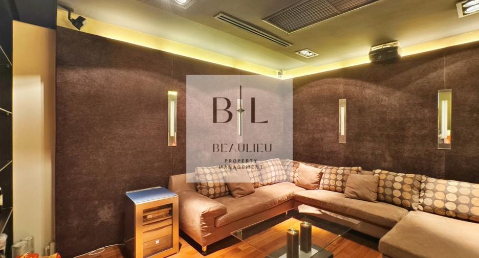 For sale 4 bedrooms house in Bang Kapi, Bangkok