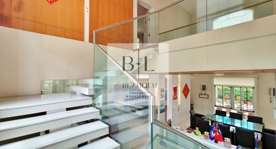 For sale 4 bedrooms house in Bang Kapi, Bangkok