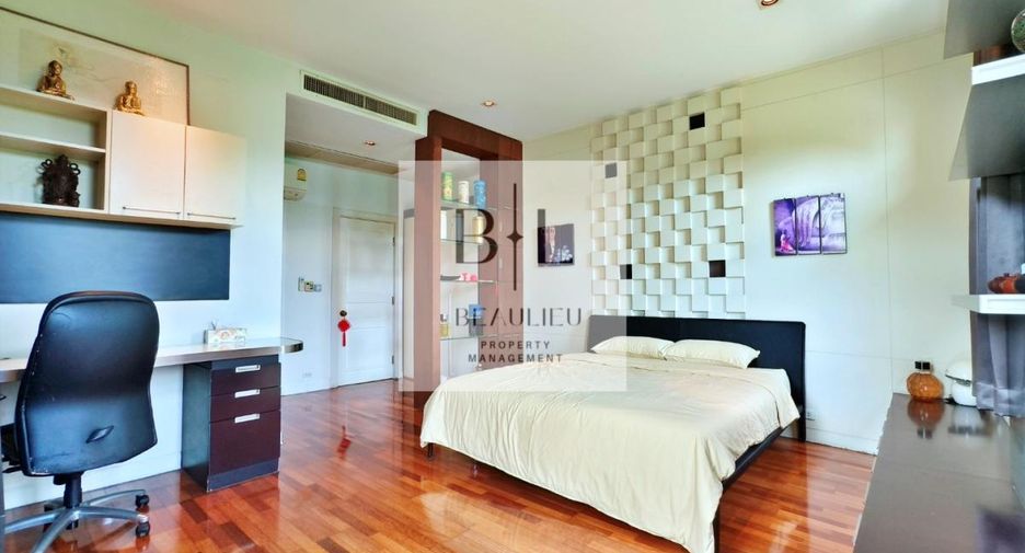For sale 4 bedrooms house in Bang Kapi, Bangkok