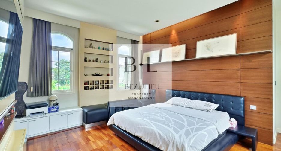 For sale 4 bedrooms house in Bang Kapi, Bangkok