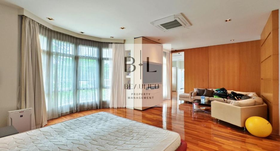 For sale 4 bedrooms house in Bang Kapi, Bangkok