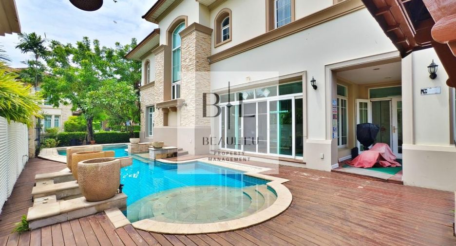 For sale 4 bedrooms house in Bang Kapi, Bangkok