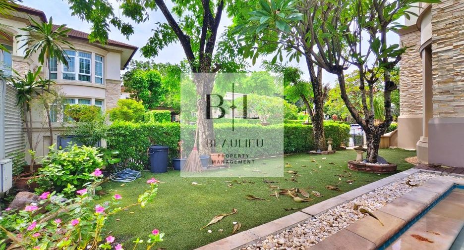 For sale 4 bedrooms house in Bang Kapi, Bangkok